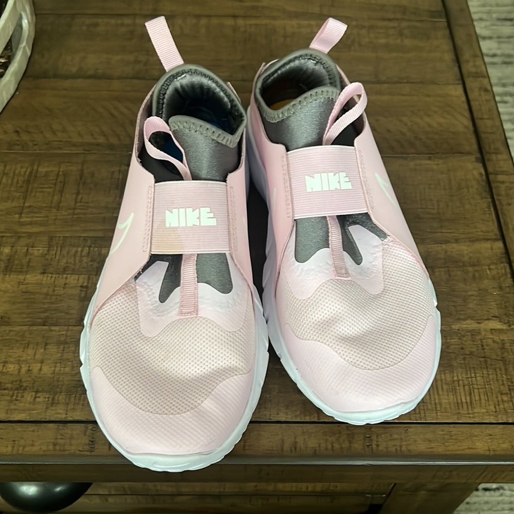 Nike sneakers size 6 - Picture 2 of 6